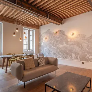  Apartment Spacious Rated 4 Stars In The Heart Of The Old Town